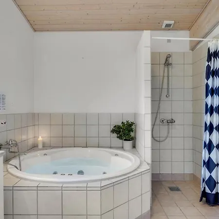 Beautiful In Faaborg With Sauna Hébergement de vacances Nabbe